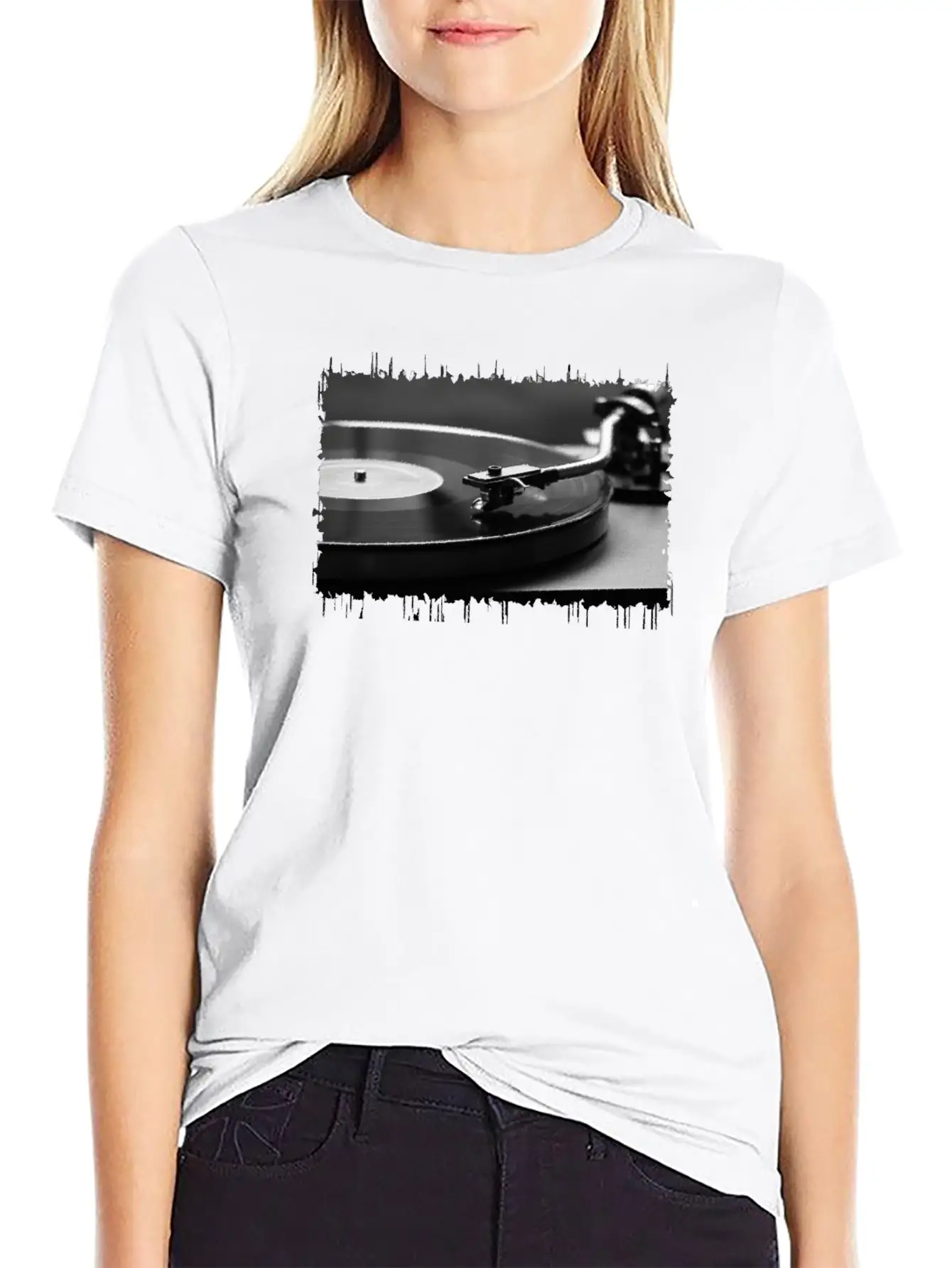 Vinyl Basic Graphic T-Shirt – Daily Comfort In Soft Cotton